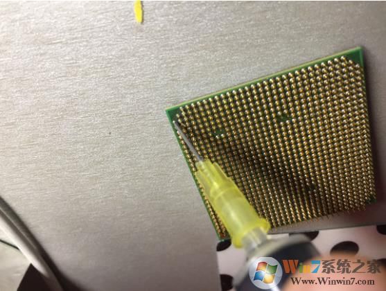 AMD CPU针脚弯了怎么办？教你怎么把CPU针脚弄直