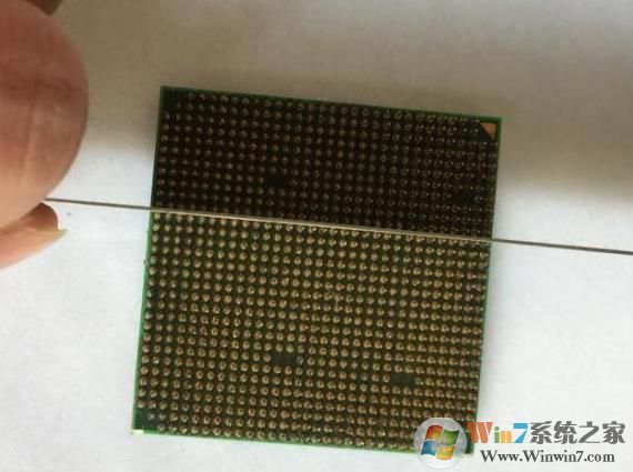 AMD CPU针脚弯了怎么办？教你怎么把CPU针脚弄直