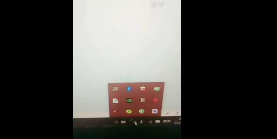 Win10右下角图标乱动乱跳如何解决？