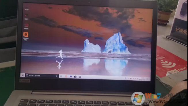 Win10插拔USB设备(如U盘)时屏幕会闪一下颜色也会变怎么解决？