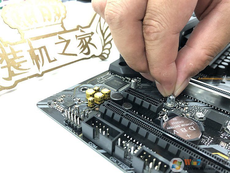 电脑怎么安装固态硬盘？电脑安装M.2和SATA SSD硬盘教程图解