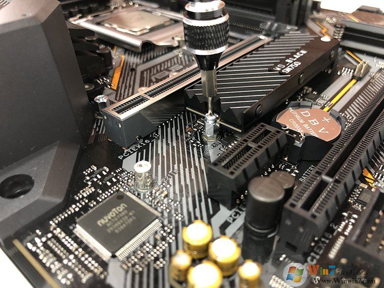 电脑怎么安装固态硬盘？电脑安装M.2和SATA SSD硬盘教程图解
